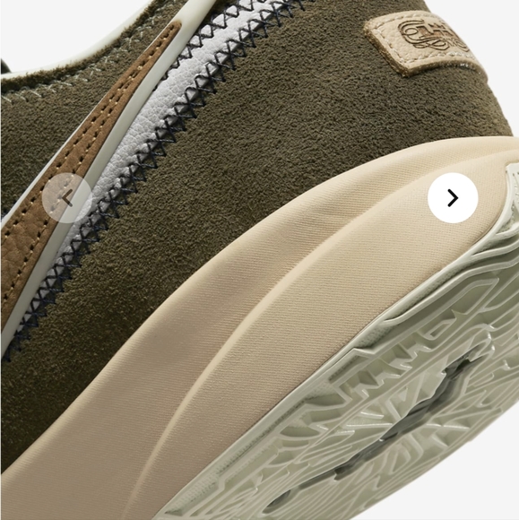 LeBron XX Basketball Shoes - Picture 10 of 14